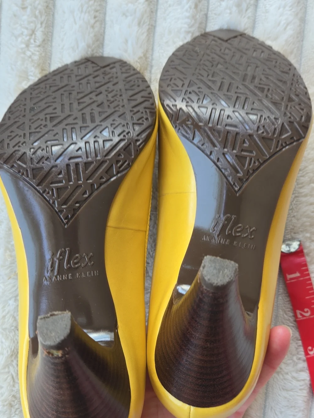 Anme Klein IFlex Seidek Banana Leather Open-toe Pump US 6.5